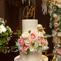 Gâteau de mariage à fleurs